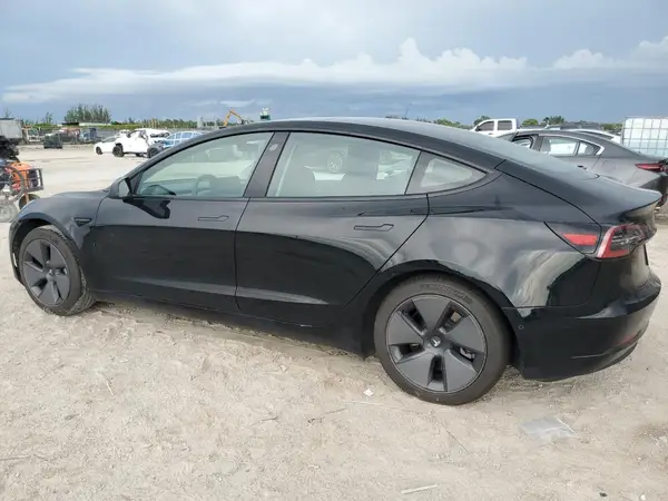 5YJ3E1EA9MF991390 2021 TESLA MODEL 3 - Image 2