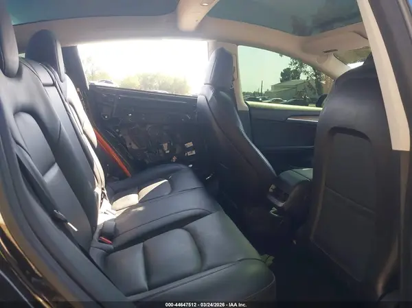 5YJ3E1EA9MF992426 2021 TESLA MODEL 3 - Image 8