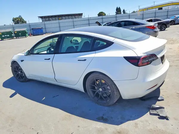 5YJ3E1EA9MF995147 2021 TESLA MODEL 3 - Image 2