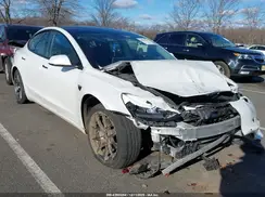 5YJ3E1EA9NF102671 2022 TESLA MODEL 3