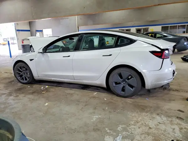 5YJ3E1EA9NF110527 2022 TESLA MODEL 3 - Image 2