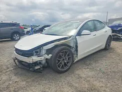5YJ3E1EA9NF119020 2022 TESLA MODEL 3