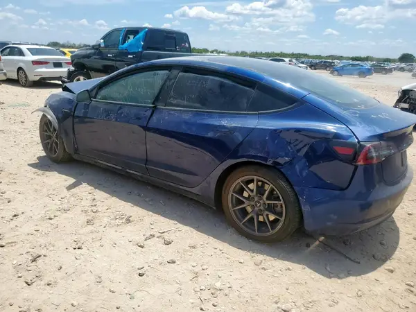 5YJ3E1EA9NF122726 2022 TESLA MODEL 3 - Image 2