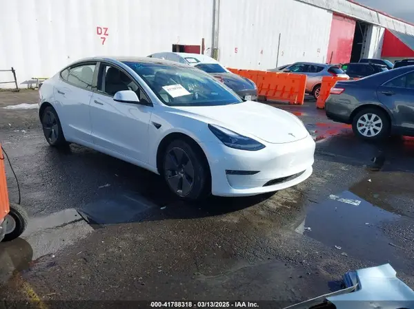 5YJ3E1EA9NF123455 2022 TESLA MODEL 3 - Image 1