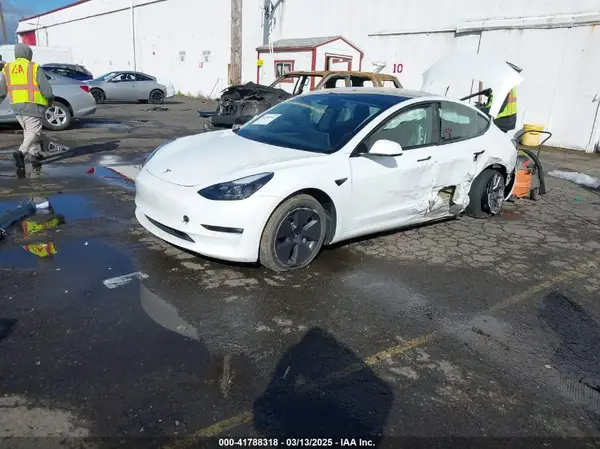 5YJ3E1EA9NF123455 2022 TESLA MODEL 3 - Image 2