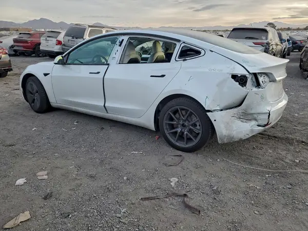 5YJ3E1EA9NF134469 2022 TESLA MODEL 3 - Image 2