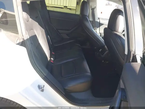 5YJ3E1EA9NF147738 2022 TESLA MODEL 3 - Image 8