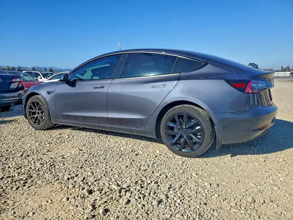 5YJ3E1EA9NF153328 2022 TESLA MODEL 3 - Image 2