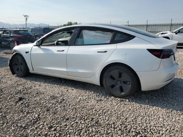 5YJ3E1EA9NF154303 2022 TESLA MODEL 3 - Image 2