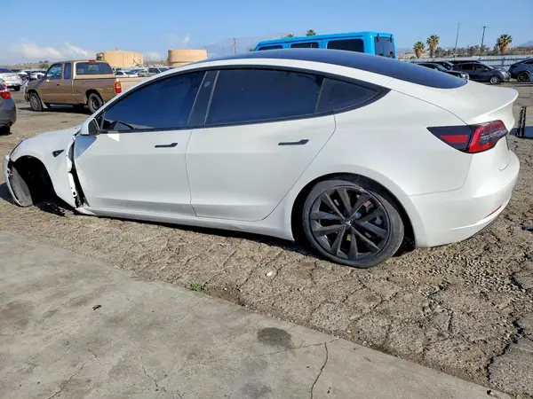 5YJ3E1EA9NF155158 2022 TESLA MODEL 3 - Image 2