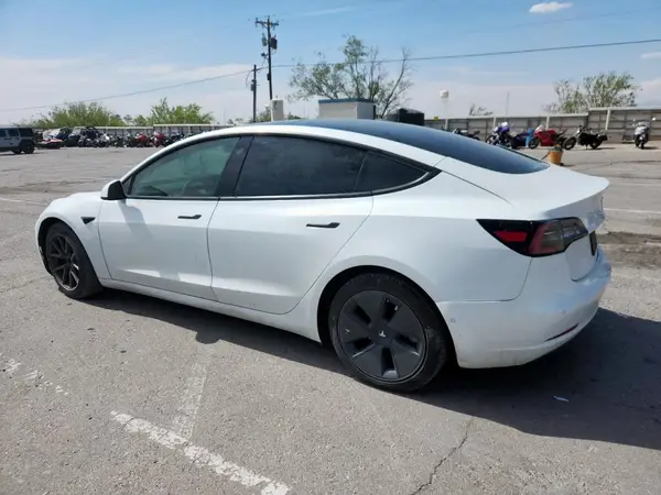 5YJ3E1EA9NF156200 2022 TESLA MODEL 3 - Image 2