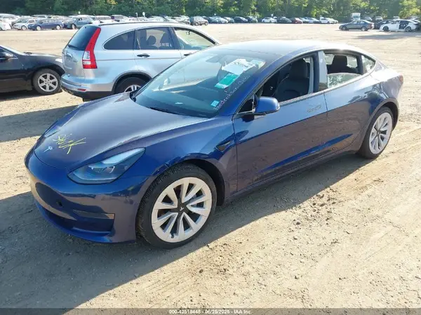 5YJ3E1EA9NF187835 2022 TESLA MODEL 3 - Image 2