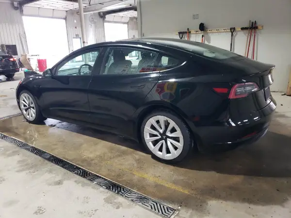 5YJ3E1EA9NF188869 2022 TESLA MODEL 3 - Image 2