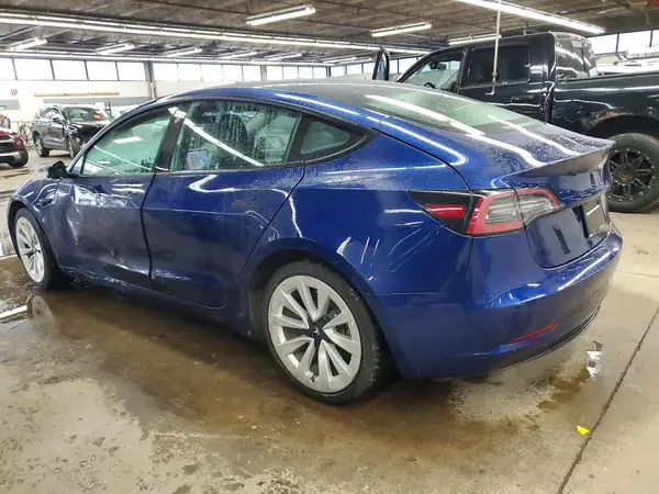 5YJ3E1EA9NF190878 2022 TESLA MODEL 3 - Image 2