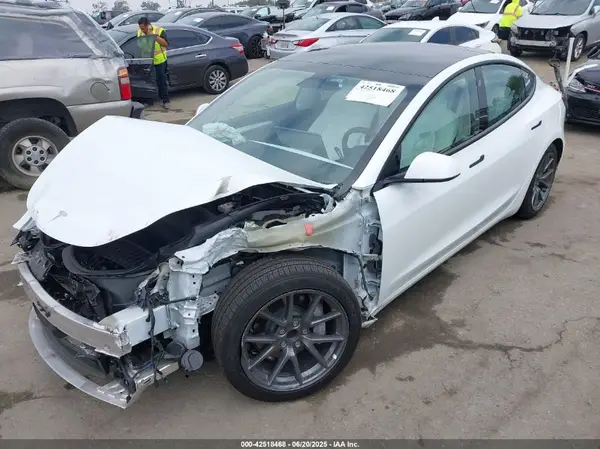 5YJ3E1EA9NF203452 2022 TESLA MODEL 3 - Image 2