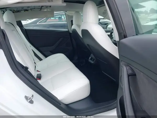 5YJ3E1EA9NF203452 2022 TESLA MODEL 3 - Image 8