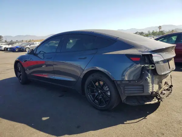 5YJ3E1EA9NF212152 2022 TESLA MODEL 3 - Image 2