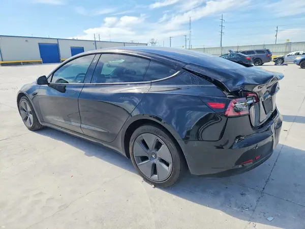 5YJ3E1EA9NF212202 2022 TESLA MODEL 3 - Image 2