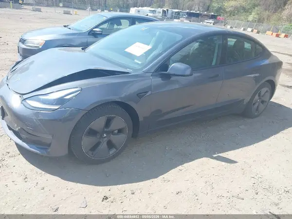 5YJ3E1EA9NF231803 2022 TESLA MODEL 3 - Image 2