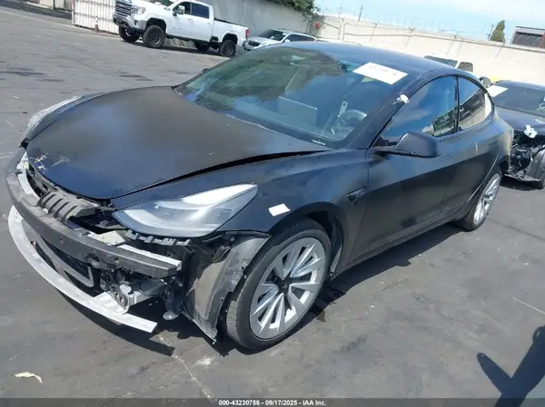 5YJ3E1EA9NF232532 2022 TESLA MODEL 3 - Image 2