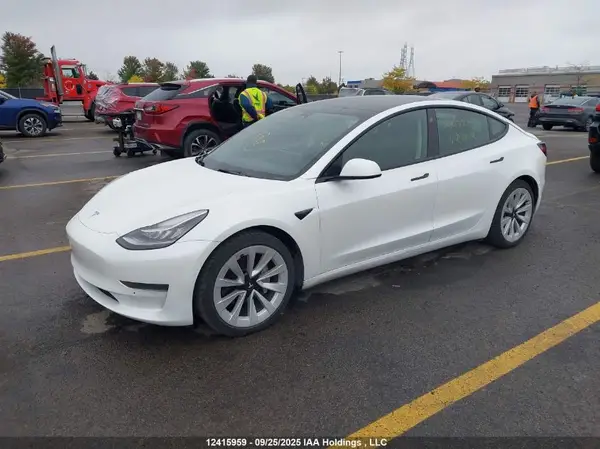 5YJ3E1EA9NF258032 2022 TESLA MODEL 3 - Image 2