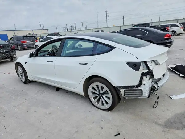 5YJ3E1EA9NF285537 2022 TESLA MODEL 3 - Image 2