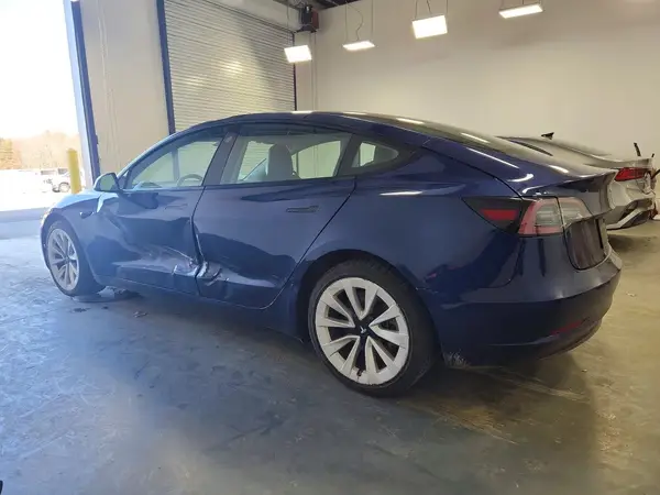 5YJ3E1EA9NF285568 2022 TESLA MODEL 3 - Image 2