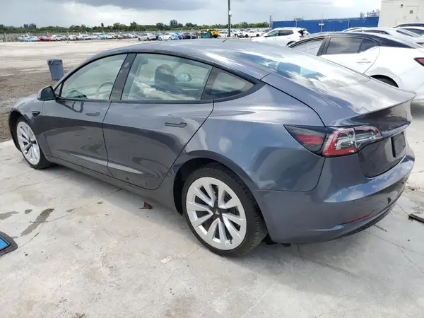 5YJ3E1EA9NF285943 2022 TESLA MODEL 3 - Image 2