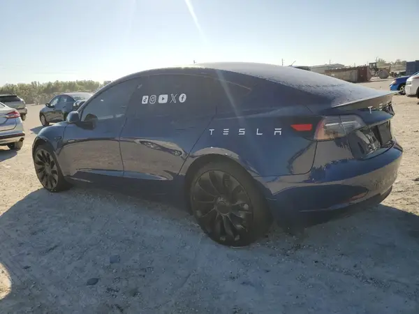 5YJ3E1EA9NF286493 2022 TESLA MODEL 3 - Image 2