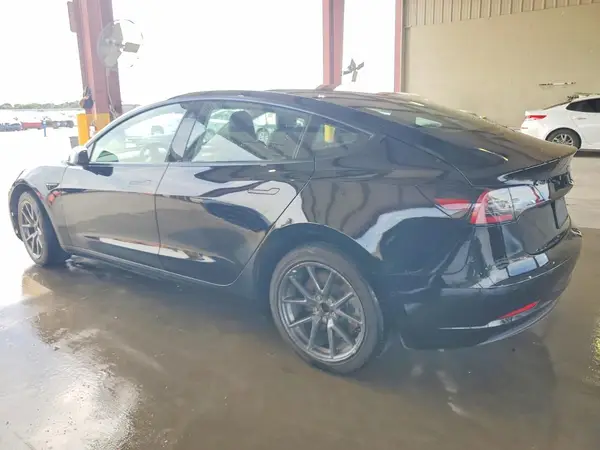 5YJ3E1EA9NF286638 2022 TESLA MODEL 3 - Image 2