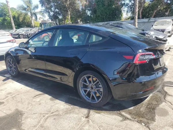 5YJ3E1EA9NF286686 2022 TESLA MODEL 3 - Image 2