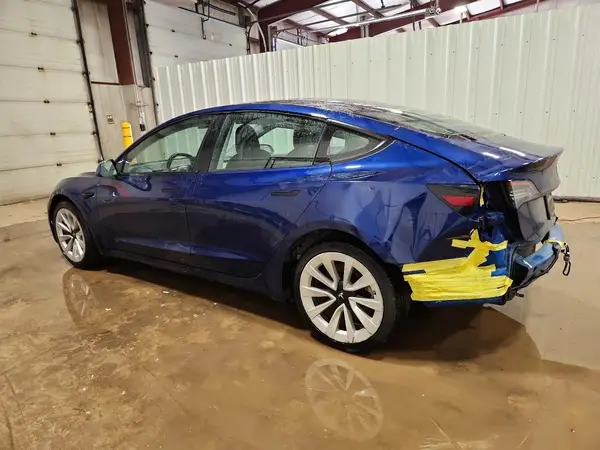 5YJ3E1EA9NF286932 2022 TESLA MODEL 3 - Image 2