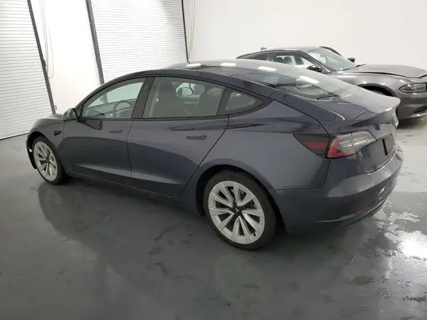 5YJ3E1EA9NF289121 2022 TESLA MODEL 3 - Image 2