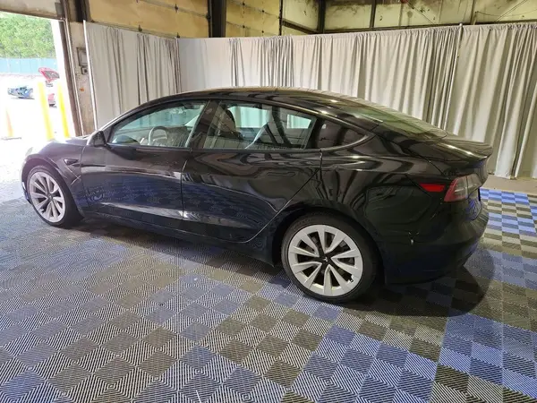 5YJ3E1EA9NF289281 2022 TESLA MODEL 3 - Image 2