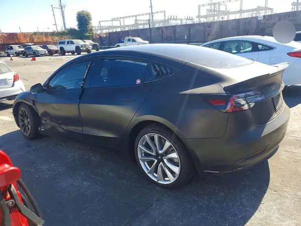 5YJ3E1EA9NF294206 2022 TESLA MODEL 3 - Image 2