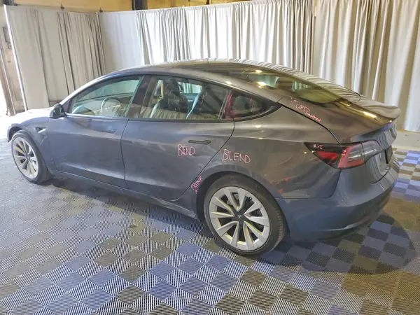 5YJ3E1EA9NF304541 2022 TESLA MODEL 3 - Image 2