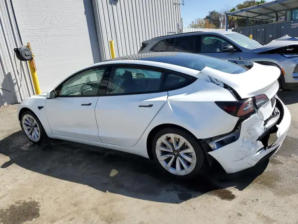 5YJ3E1EA9NF304717 2022 TESLA MODEL 3 - Image 2