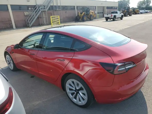 5YJ3E1EA9NF304751 2022 TESLA MODEL 3 - Image 2