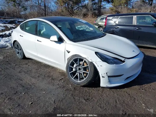 5YJ3E1EA9NF318083 2022 TESLA MODEL 3 - Image 1