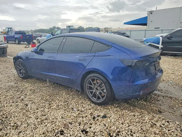 5YJ3E1EA9NF319542 2022 TESLA MODEL 3 - Image 2