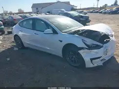 5YJ3E1EA9NF319749 2022 TESLA MODEL 3