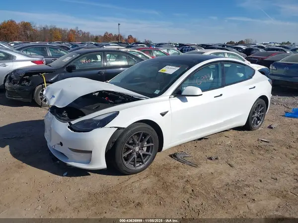 5YJ3E1EA9NF319749 2022 TESLA MODEL 3 - Image 2