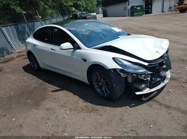 5YJ3E1EA9NF321212 2022 TESLA MODEL 3 - Image 1