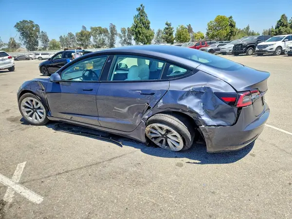 5YJ3E1EA9NF322859 2022 TESLA MODEL 3 - Image 2