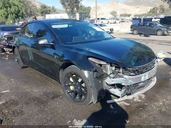 5YJ3E1EA9NF323462 2022 TESLA MODEL 3 - Image 1