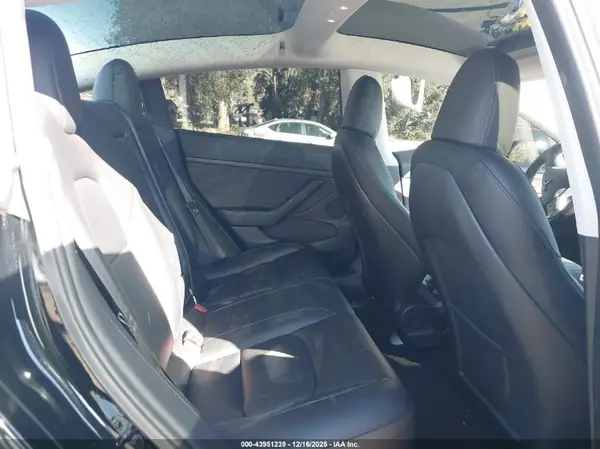 5YJ3E1EA9NF323462 2022 TESLA MODEL 3 - Image 8