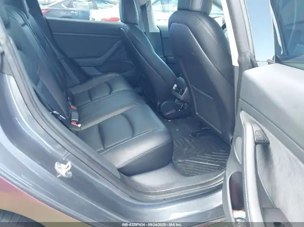 5YJ3E1EA9NF324627 2022 TESLA MODEL 3 - Image 8