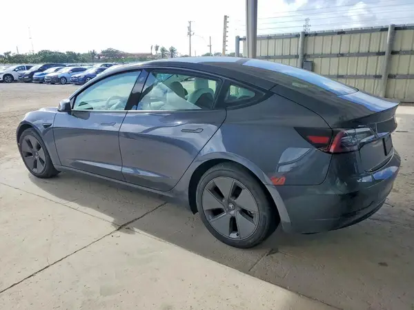 5YJ3E1EA9NF330119 2022 TESLA MODEL 3 - Image 2