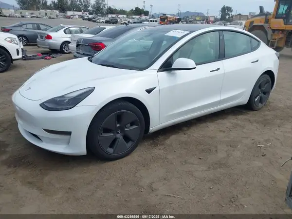 5YJ3E1EA9NF331190 2022 TESLA MODEL 3 - Image 2