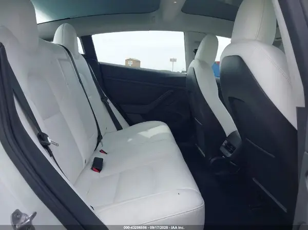 5YJ3E1EA9NF331190 2022 TESLA MODEL 3 - Image 8
